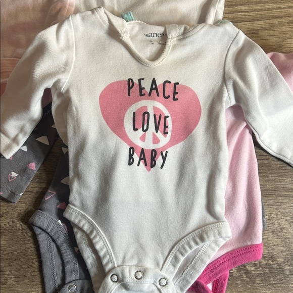 14 Pc. Baby Onesies Size 0-3 Months - Picture 6 of 12